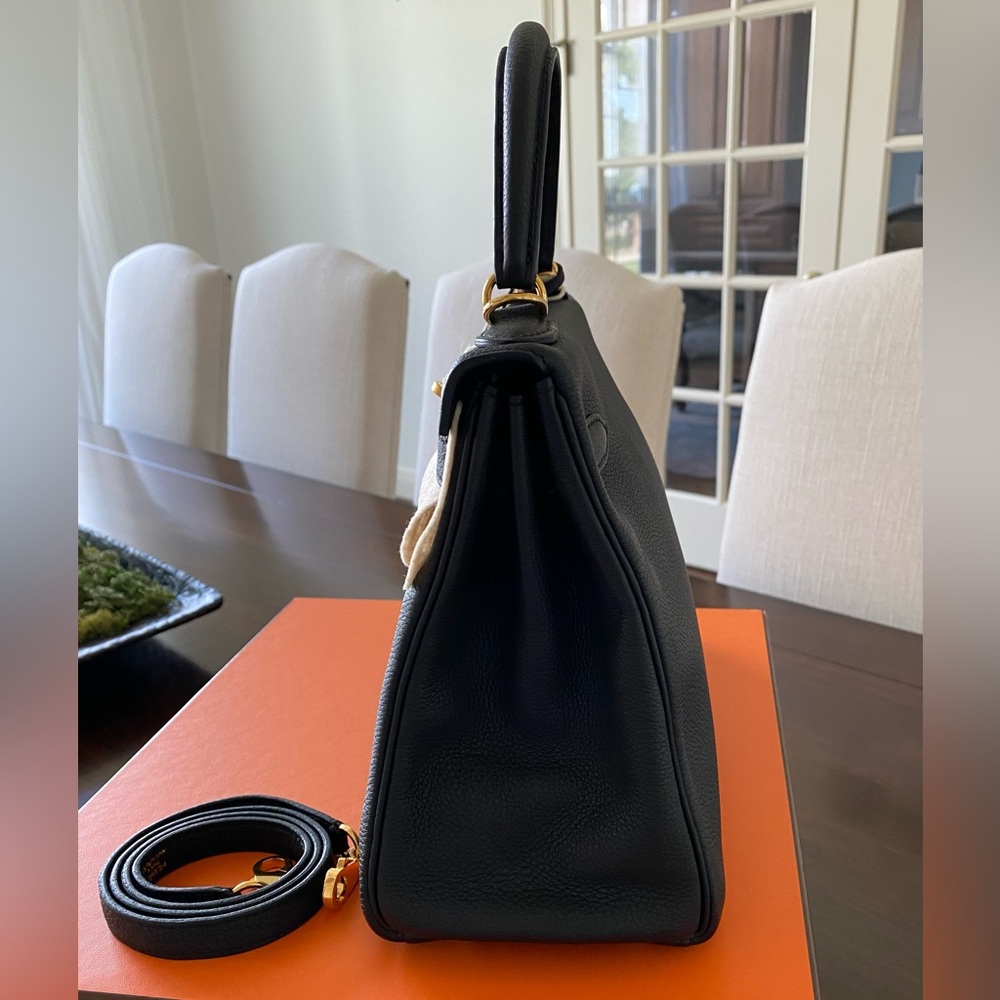 SOLD Hermes Kelly Retourne 28 in Noir Togo Leather with Gold Hardware - Picture 7 of 17